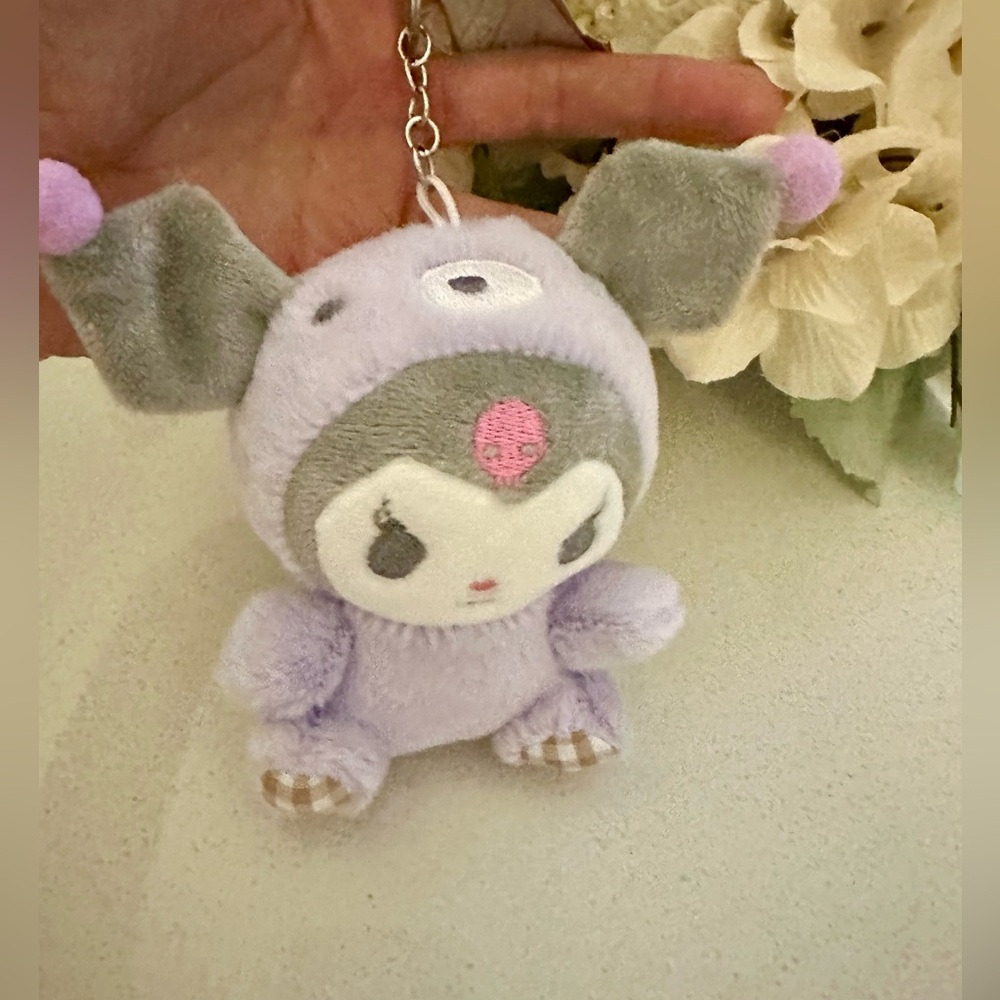 Kuromi plush keychain - Picture 3 of 4